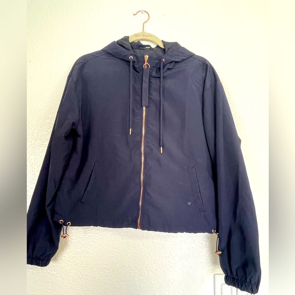 Crop wind breaker